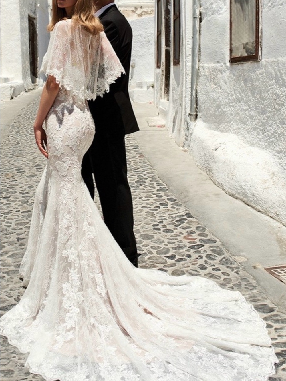 Lace Mermaid Wedding Dress in White with Capelet - Unbranded